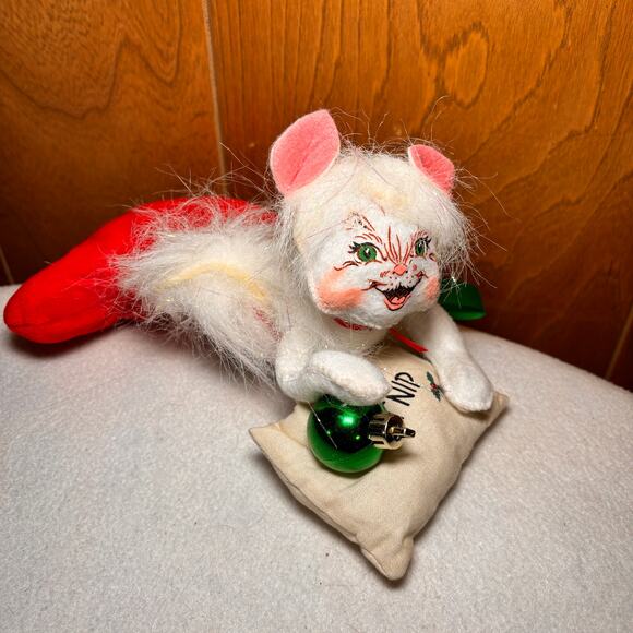 Annalee Catnip Craze Kitty Cat 2009 Posable Felt Doll In Stocking Christmas - Picture 1 of 7